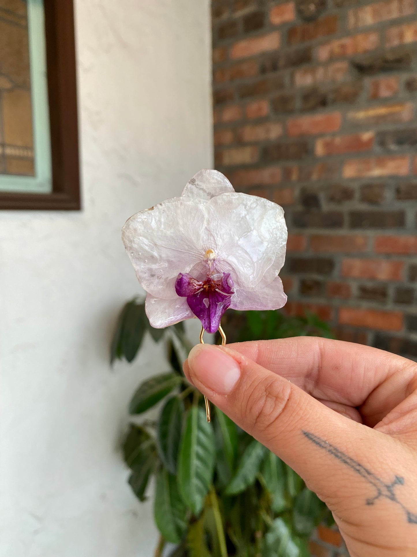 Orchid hair pin